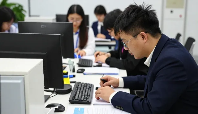 商务服务帮助企业管理实现效率提升